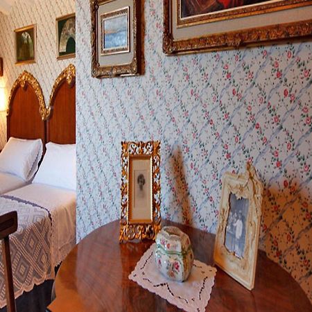 La Casa De Sebastian Guest House Valderrobres Room photo